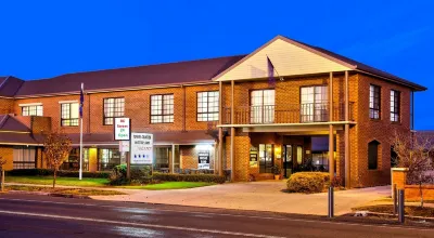 Holbrook Town Centre Motor Inn Hotels in Holbrook