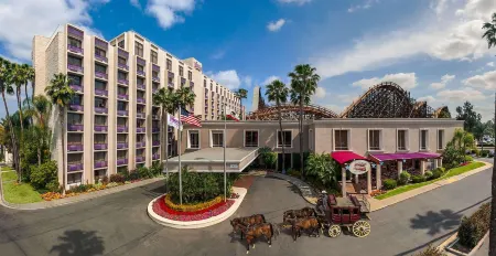Knott's Hotel Отели рядом с достопримечательностью «Jain Centre of Southern California»