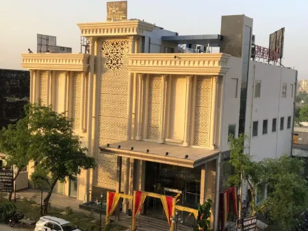 The Grand Parisian Отели рядом с достопримечательностью «Салаб Интернешнел Музеум Оф Тойлетс»