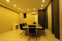 Hotel Alexandria 채나디트카리 호텔