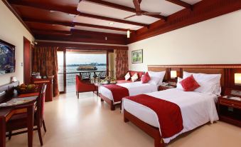 Sterling Lake Palace Alleppey