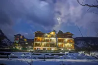 Hotel Mountain Face by Snow City Hotels