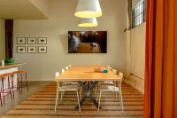 Travelers Hotel - 2-Star