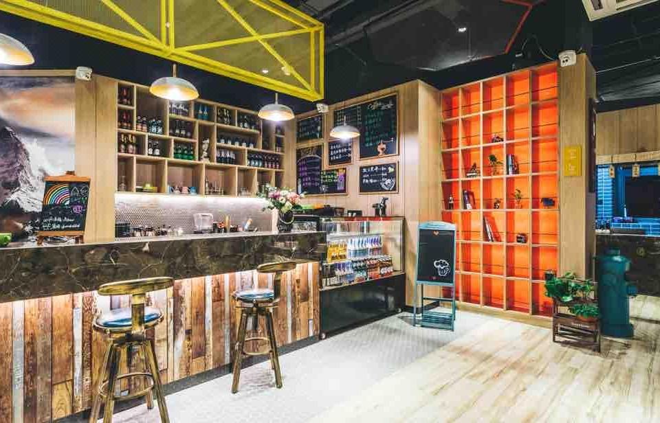 1. 미훗 시어터 호..