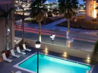 Hampton Inn San Diego-Downtown/Airport Area Hotels near The Unconditional Surrender