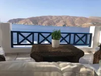 SeaRock Rooms and Suites