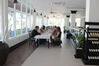 Glorious Hotel & Spa - bar