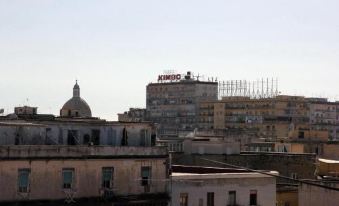 Rosy Central Station Napoli