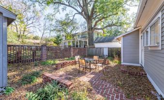 The Magnolia Manor - Private Backyard - Close to Downtown - Housity