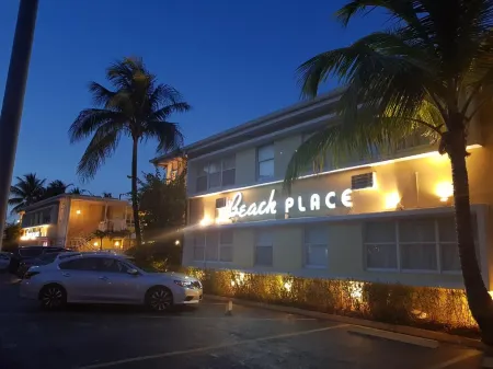Beach Place Hotel