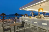 The Beachfront Hotel Adult Only 16 Plus - bar