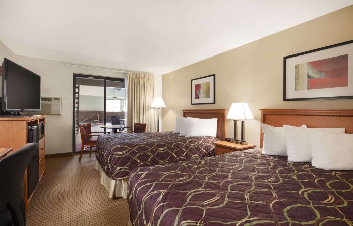 Super 8 by Wyndham Williston ND