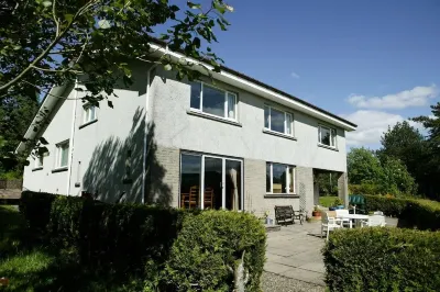 Braeburn Guest House / B&B