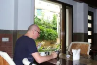 Atithi Guest House - sarapan