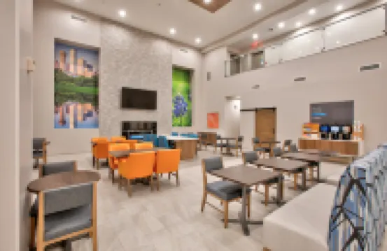 Holiday Inn Express & Suites NORTH DALLAS AT PRESTON by IHG