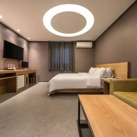 Siheung Hotel Elysium Отели рядом с достопримечательностью «Парк Сингиль»