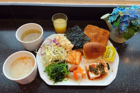 Toyoko-Inn Busan Jungang Station Отели рядом с достопримечательностью «Songdo Cloud Trails»