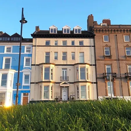 Riviera Guesthouse