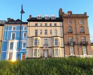 Riviera Guesthouse - Pensionat