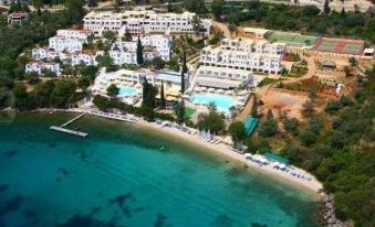 Porto Galini Seaside Resort & Spa