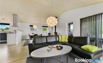 Stunning Home in Hemmet with 3 Bedrooms, Sauna and Wifi