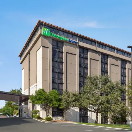 Holiday Inn Express SAN ANTONIO-AIRPORT by IHG