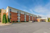 Spark by Hilton Lexington Hotels in South River