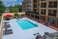 Courtyard Burlington - Pools
