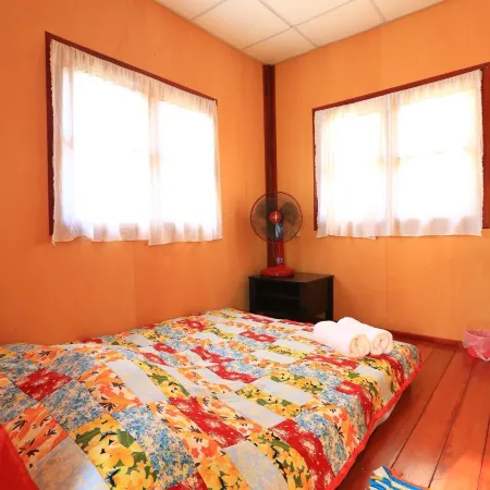 Churn Yuen Pai by Gampanat Guesthouse