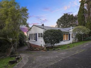 Kohi Family Home- Netflix & Gardens View