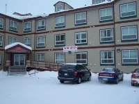 Inuvik Capital Suites Hotel in zona Chiesa cattolica "Nostra Signora della vittoria"