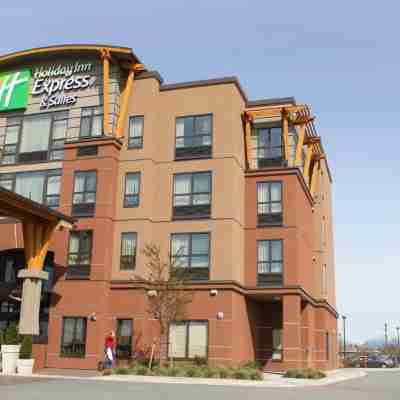 Holiday Inn Express & Suites Riverport Richmond Hotel Exterior