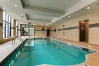 Holiday Inn MOBILE - AIRPORT by IHG - Uima-altaat
