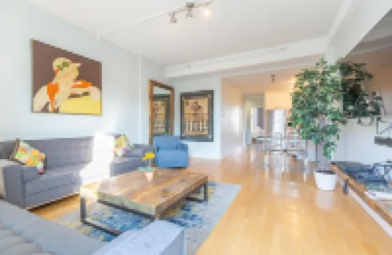 Saint laurent apartments ( Sur La Main)