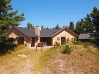 "Thormar" - 1.5km from the Sea