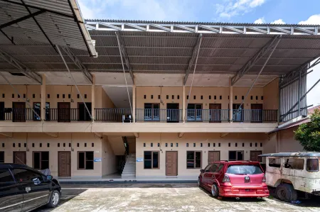 RedDoorz @ Jalan Sidomuncul 2 Jambi Отели в г. Rawa Sari