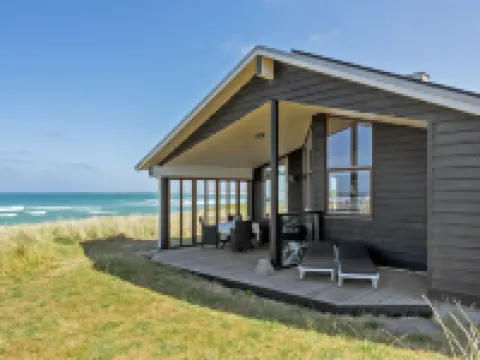 "Arngrim" - 100m from the Sea