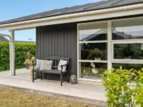 "Sjarlotte" - 100m from the Sea