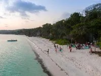 Akasha Beach Club - Beach