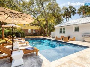 Sawyer by AvantStay Stunning Isle of Palms Home w Pool