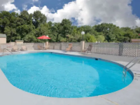 克拉克斯維爾温德姆速8酒店 克拉克斯維爾酒店