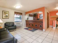 Super 8 by Wyndham San Antonio/I-35 North Hotels in Bexar County