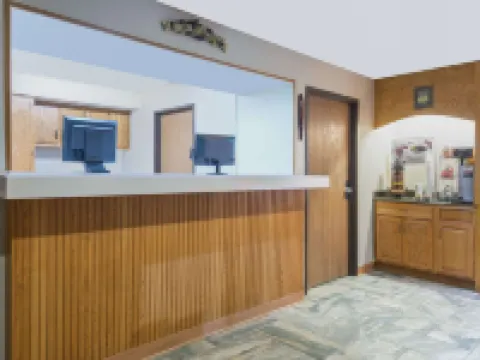 Super 8 by Wyndham Youngstown/Austintown Hotels in Austintown