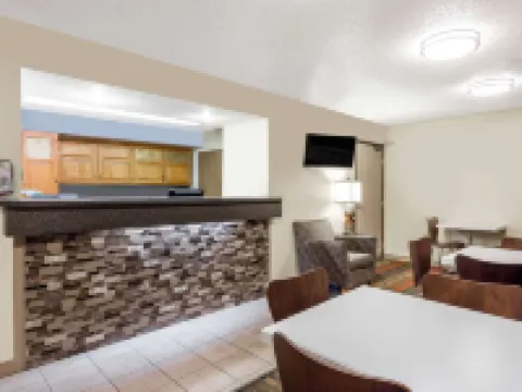 Super 8 by Wyndham Lewisburg Hotels in Lewisburg