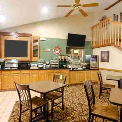 AmericInn by Wyndham Tomah Dining/Meeting Rooms
