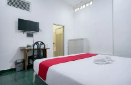 RedDoorz Syariah Near Exit Toll Puncak