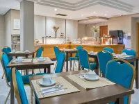 Porcel Navas Hotels near Bib-Rambla Square
