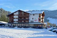 Das Alpin - Hotel Garni Guesthouse Hotels in Ellmau