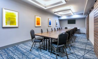 Holiday Inn Express & Suites Dallas Park Central Northeast