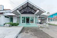 RedDoorz @ Jalan R.E. Martadinata Sukabumi - 2 stelle
